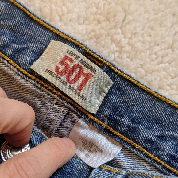 Levi's 501 Button Fly Straight High Rise Mom Jeans - Picture 6 of 8